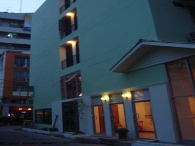 Kaset Guesthouse Бангкок Экстерьер фото